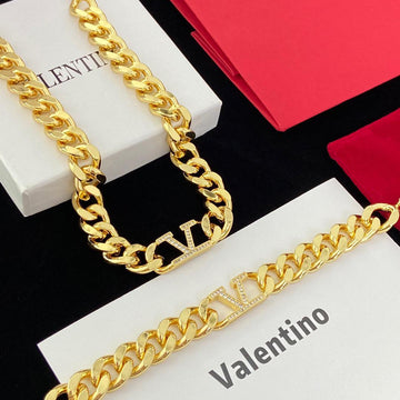 Valentino Chain Bracelet – Minimal & Timeless