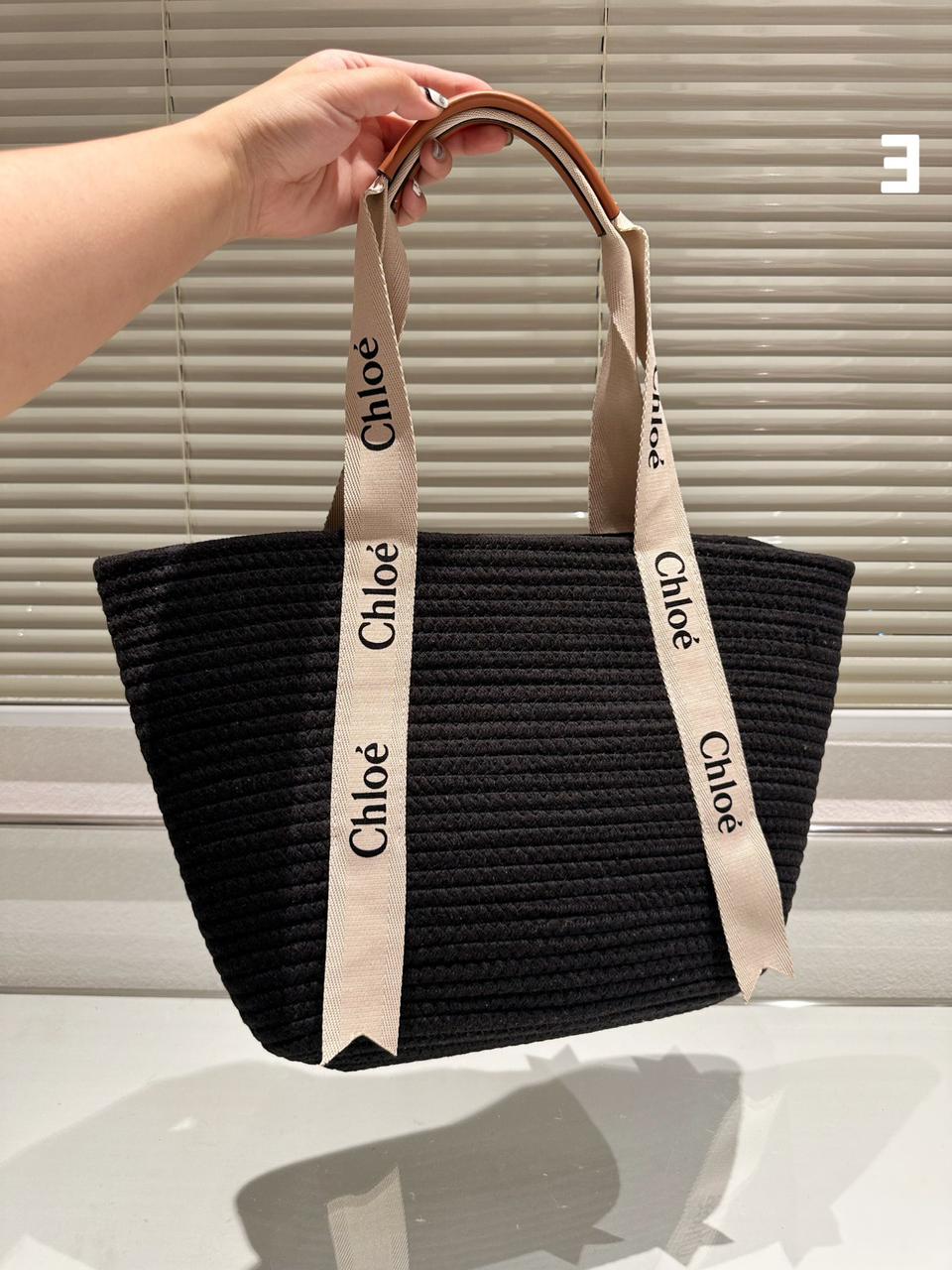 Chloé Woody Large Tote Bag – Black Edition