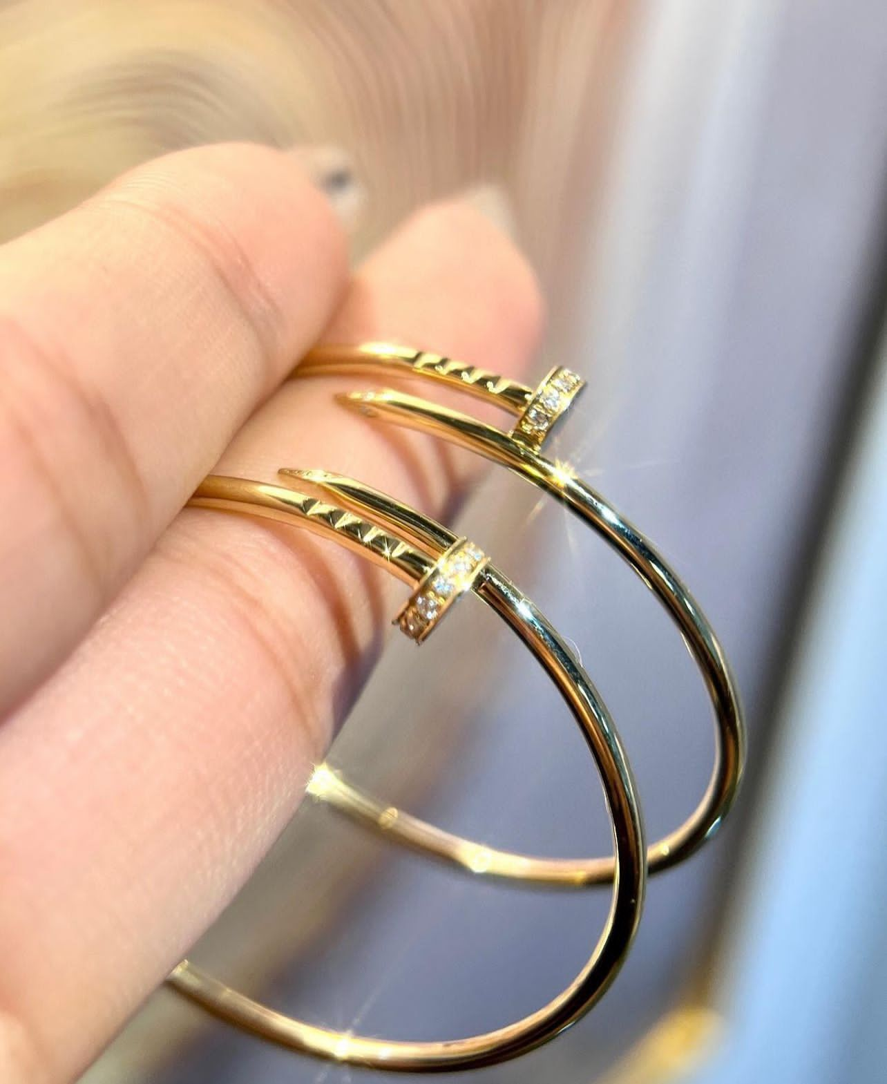 Classic Gold Hoop – Minimal & Chic