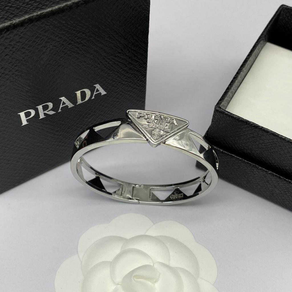 Prada Logo Bracelet – Sleek & Iconic