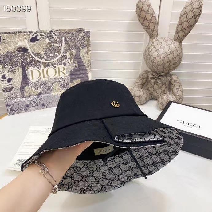 Gucci Black Hat – Iconic Style with Logo-Printed Inner