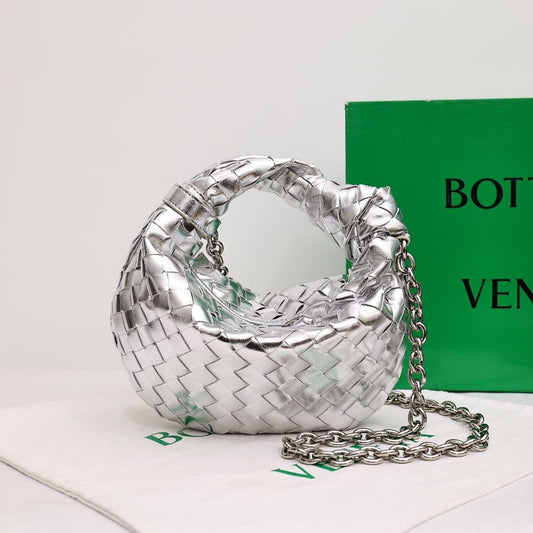 Bottega Veneta Mini Jodie Chain Bag – Elegant & Timeless