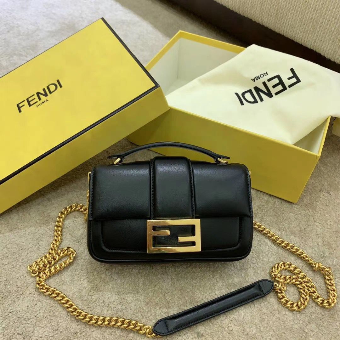 Fendi Baguette Chain Shoulder Bag