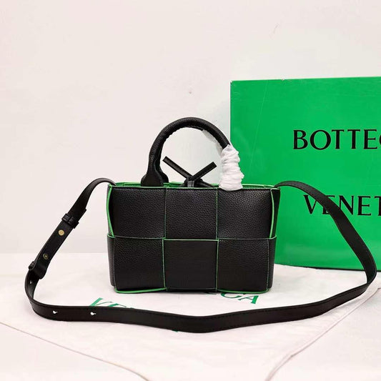 Bottega Veneta Mini Arco Tote – A Bold Statement in Black & Green