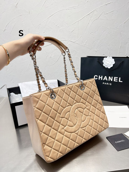 Chanel Grand Shopping Tote – Timeless Elegance