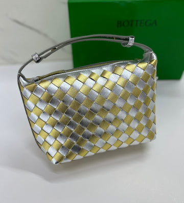 Timeless Elegance: Bottega Veneta’s Signature Craftsmanship