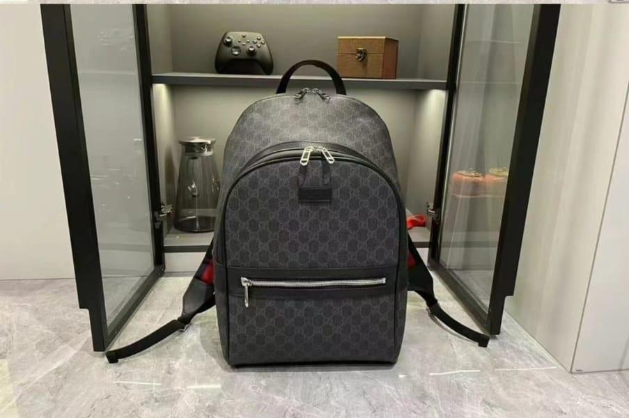 Gucci GG Supreme Canvas Backpack – Luxury & Functionality