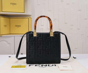 Fendi Sunshine Shopper – Sophisticated & Stylish