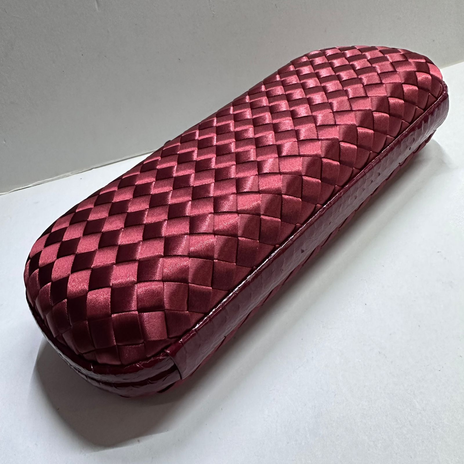 Timeless Sophistication: Bottega Veneta Knot Clutch