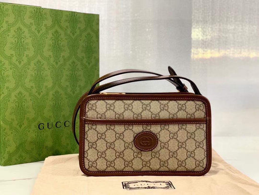 Gucci GG Supreme Canvas Shoulder Bag with Chain and Heart Charm